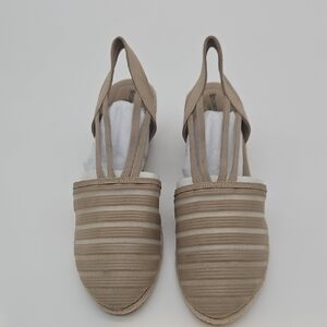 Studio Works Like New Tan Espadrille Slip On Size 11 Shoes